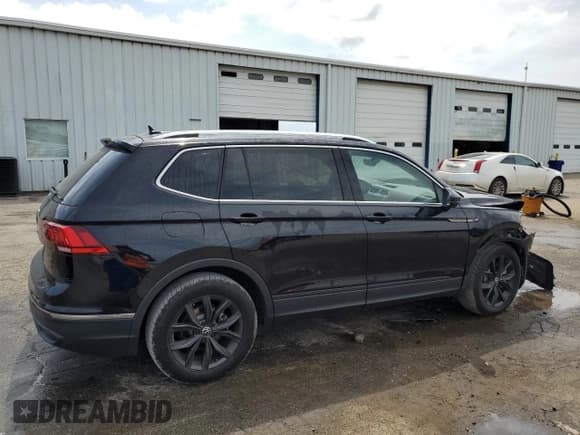 ✅ 2024 Volkswagen Tiguan SE • VIN: 3VVNB7AX0RM077211 • Lot: 72077385. Wystawiony na Copart z przebiegiem 16 799 mil. Bezpłatny archiwum sprzedaży aukcyjnych z USA i szczegółowy raport historii pojazdu na DreamBid. Zdjęcie 3.
