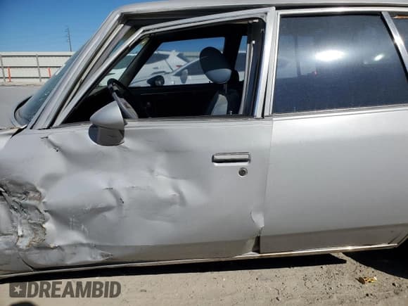 ✅ 1984 Oldsmobile Cutlass Supreme • VIN: 1G3AR69A7EM484256 • Lot: 49709405. Wystawiony na Copart z przebiegiem 437 399 mil. Bezpłatny archiwum sprzedaży aukcyjnych z USA i szczegółowy raport historii pojazdu na DreamBid. Zdjęcie 7.