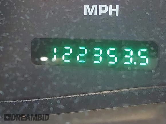 ✅ 2002 Ford Excursion Limited • VIN: 1FMNU42S22EB18472 • Lot: 43856955. Listed on IAAI with 122,353 mi. Free auction sales archive from the USA and detailed vehicle history report at DreamBid. Image 7.