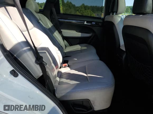 ✅ 2014 Kia Sorento SX Limited • VIN: 5XYKW4A79EG471690 • Lot: 66304645. Listed on Copart with 124,324 mi. Free auction sales archive from the USA and detailed vehicle history report at DreamBid. Image 11.