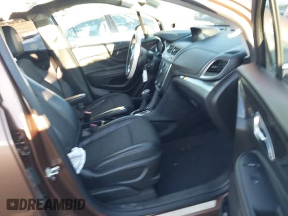 ✅ 2016 Buick Encore • VIN: KL4CJESB5GB634208 • Lot: 43660942. Wystawiony na IAAI z przebiegiem 78 273 mil. Bezpłatny archiwum sprzedaży aukcyjnych z USA i szczegółowy raport historii pojazdu na DreamBid. Zdjęcie 5.