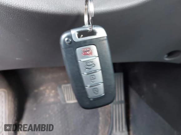 ✅ 2013 Hyundai Sonata • VIN: KMHEC4A46DA051021 • Лот: 43595389. Опубликован ранее на IAAI с пробегом 142 239 миль. Бесплатный доступ к архиву аукционных продаж из США и подробный отчёт об истории автомобиля на DreamBid. Изображение 11.