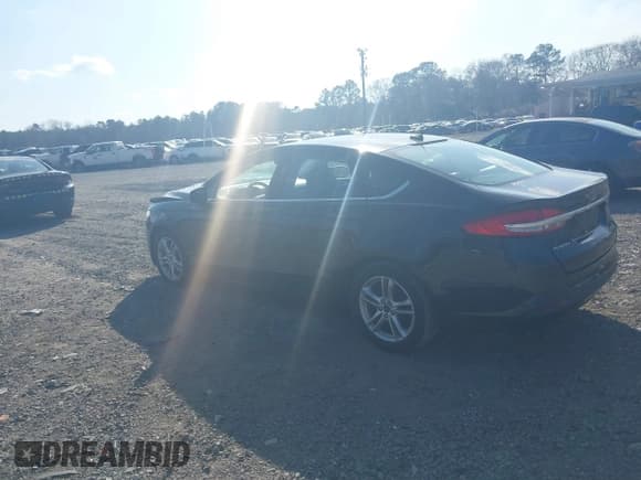 ✅ 2018 Ford Fusion SE • VIN: 3FA6P0H72JR278333 • Lot: 41540657. Wystawiony na IAAI z przebiegiem 67 975 mil. Bezpłatny archiwum sprzedaży aukcyjnych z USA i szczegółowy raport historii pojazdu na DreamBid. Zdjęcie 3.