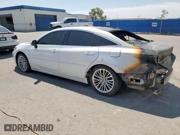 ✅ 2020 Toyota Avalon Limited • VIN: 4T1DZ1FB8LU044410 • Лот: 68016855. Опубликован ранее на Copart с пробегом Не указан. Бесплатный доступ к архиву аукционных продаж из США и подробный отчёт об истории автомобиля на DreamBid. Изображение 2.