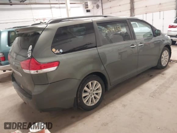 ✅ 2011 Toyota Sienna XLE • VIN: 5TDDK3DC0BS008343 • Lot: 41444268. Listed on IAAI with 215,778 mi. Free auction sales archive from the USA and detailed vehicle history report at DreamBid. Image 4.