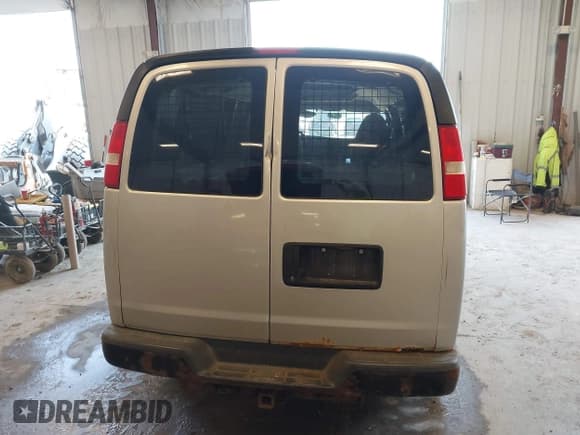 ✅ 2012 Chevrolet Express Passenger 1LS • VIN: 1GAZGZFG0C1187114 • Lot: 42462288. Listed on IAAI with 293,657 mi. Free auction sales archive from the USA and detailed vehicle history report at DreamBid. Image 16.