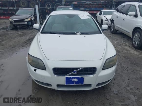 ✅ 2008 Volvo C70 • VIN: YV1MC672X8J045899 • Lot: 43389622. Wystawiony na IAAI z przebiegiem 158 967 mil. Bezpłatny archiwum sprzedaży aukcyjnych z USA i szczegółowy raport historii pojazdu na DreamBid. Zdjęcie 6.