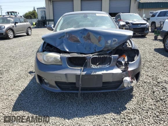 ✅ 2013 BMW 1 Series 128i • VIN: WBAUP7C53DVP25191 • Lot: 59769185. Wystawiony na Copart z przebiegiem 93 439 mil. Bezpłatny archiwum sprzedaży aukcyjnych z USA i szczegółowy raport historii pojazdu na DreamBid. Zdjęcie 5.