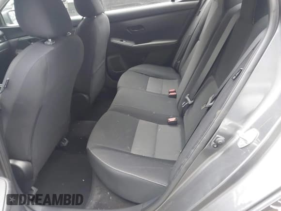 ✅ 2024 Nissan Sentra SV • VIN: 3N1AB8CV4RY222650 • Lot: 43535684. Wystawiony na IAAI z przebiegiem 17 078 mil. Bezpłatny archiwum sprzedaży aukcyjnych z USA i szczegółowy raport historii pojazdu na DreamBid. Zdjęcie 8.