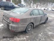 ✅ 2013 Volkswagen Jetta • VIN: 3VW2K7AJ4DM214606 • Lot: 41489941. Wystawiony na IAAI z przebiegiem 114 461 mil. Bezpłatny archiwum sprzedaży aukcyjnych z USA i szczegółowy raport historii pojazdu na DreamBid. Zdjęcie 4.