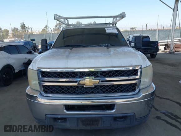 ✅ 2011 Chevrolet Silverado 2500HD • VIN: 1GB2KVCG9BZ313513 • Lot: 42517972. Wystawiony na IAAI z przebiegiem 209 577 mil. Bezpłatny archiwum sprzedaży aukcyjnych z USA i szczegółowy raport historii pojazdu na DreamBid. Zdjęcie 6.