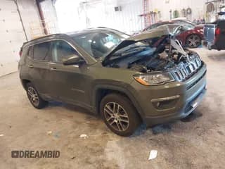 ✅ 2018 Jeep Compass Latitude • VIN: 3C4NJDBBXJT301159 • Lot: 43319630. Wystawiony na IAAI z przebiegiem 98 956 mil. Bezpłatny archiwum sprzedaży aukcyjnych z USA i szczegółowy raport historii pojazdu na DreamBid. Zdjęcie 1.