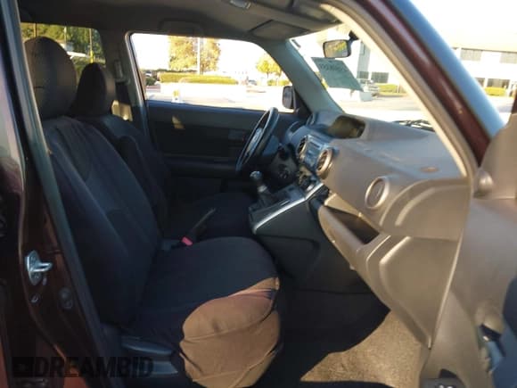 ✅ 2008 Scion xB • VIN: JTLKE50EX81015912 • Lot: 43808359. Wystawiony na IAAI z przebiegiem 236 895 mil. Bezpłatny archiwum sprzedaży aukcyjnych z USA i szczegółowy raport historii pojazdu na DreamBid. Zdjęcie 5.