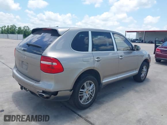✅ 2008 Porsche Cayenne S • VIN: WP1AB29P48LA42903 • Lot: 42366433. Listed on IAAI with 57,812 mi. Free auction sales archive from the USA and detailed vehicle history report at DreamBid. Image 4.