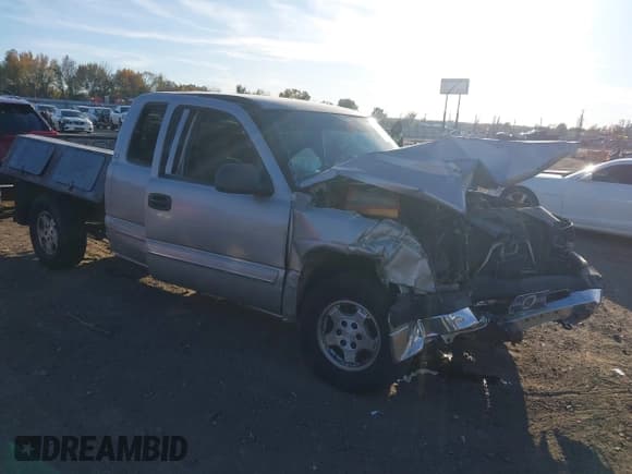 ✅ 2004 Chevrolet Silverado 1500 • VIN: 1GCEC19T34Z228771 • Lot: 43675876. Wystawiony na IAAI z przebiegiem 285 038 mil. Bezpłatny archiwum sprzedaży aukcyjnych z USA i szczegółowy raport historii pojazdu na DreamBid. Zdjęcie 1.