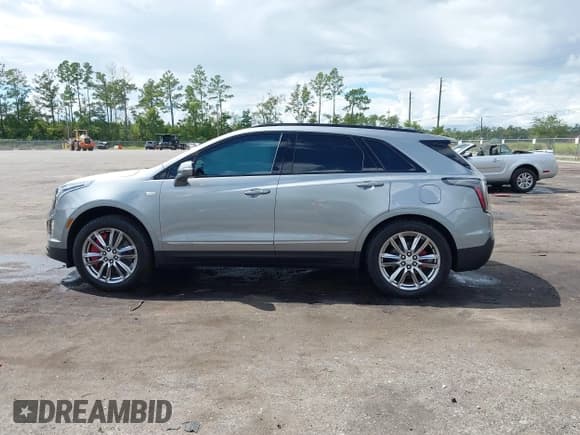 ✅ 2025 Cadillac XT5 AWD Sport • VIN: 1GYKNGRSXSZ135129 • Lot: 43274061. Listed on IAAI with 378 mi. Free auction sales archive from the USA and detailed vehicle history report at DreamBid. Image 14.