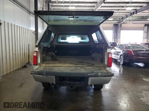 ✅ 2016 Ford F-250 XLT • VIN: 1FTBF2B67GEC91081 • Lot: 91118705. Wystawiony na Copart z przebiegiem 97 572 mil. Bezpłatny archiwum sprzedaży aukcyjnych z USA i szczegółowy raport historii pojazdu na DreamBid. Zdjęcie 6.