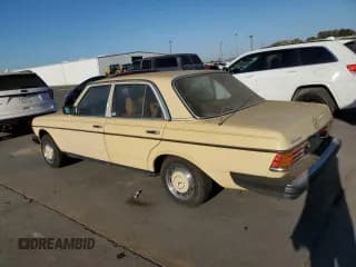 ✅ 1978 Mercedes-Benz 280 • VIN: 12303312031905 • Лот: 72786644. Опубликован ранее на Copart с пробегом 247 505 миль. Бесплатный доступ к архиву аукционных продаж из США и подробный отчёт об истории автомобиля на DreamBid. Изображение 2.