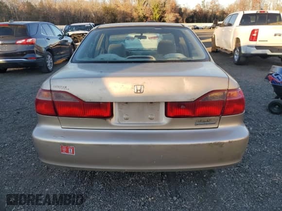 ✅ 2000 Honda Accord SE • VIN: 1HGCG6695YA106386 • Лот: 93440415. Опубликован ранее на Copart с пробегом 125 063 миль. Бесплатный доступ к архиву аукционных продаж из США и подробный отчёт об истории автомобиля на DreamBid. Изображение 6.
