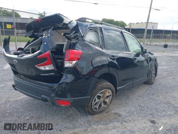 ✅ 2021 Subaru Forester Premium • VIN: JF2SKAJC9MH569973 • Lot: 42895407. Listed on IAAI with 45,769 mi. Free auction sales archive from the USA and detailed vehicle history report at DreamBid. Image 4.