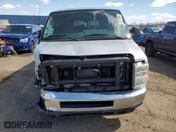 ✅ 2010 Ford Econoline Passenger XL • VIN: 1FBNE3BL9ADA86083 • Lot: 52275585. Listed on Copart with 253,135 mi. Free auction sales archive from the USA and detailed vehicle history report at DreamBid. Image 5.