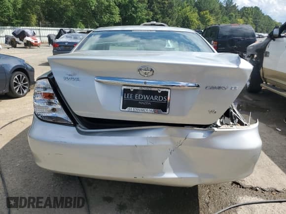 ✅ 2004 Toyota Camry LE • VIN: 4T1BF32K04U063097 • Lot: 70932064. Wystawiony na Copart z przebiegiem 178 393 mil. Bezpłatny archiwum sprzedaży aukcyjnych z USA i szczegółowy raport historii pojazdu na DreamBid. Zdjęcie 6.