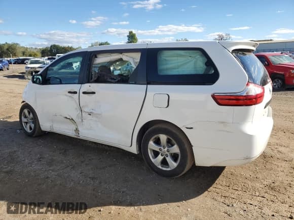 ✅ 2015 Toyota Sienna L • VIN: 5TDZK3DC2FS684711 • Lot: 82234665. Listed on Copart with Not provided. Free auction sales archive from the USA and detailed vehicle history report at DreamBid. Image 2.