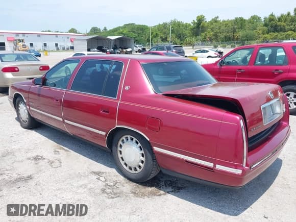 ✅ 1998 Cadillac DeVille • VIN: 1G6KD54Y0WU726603 • Lot: 42231159. Wystawiony na IAAI z przebiegiem 112 440 mil. Bezpłatny archiwum sprzedaży aukcyjnych z USA i szczegółowy raport historii pojazdu na DreamBid. Zdjęcie 3.