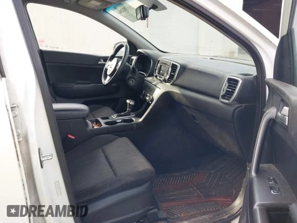 ✅ 2019 Kia Sportage LX • VIN: KNDPM3AC4K7621071 • Лот: 43381206. Опубликован ранее на IAAI с пробегом 111 143 миль. Бесплатный доступ к архиву аукционных продаж из США и подробный отчёт об истории автомобиля на DreamBid. Изображение 5.