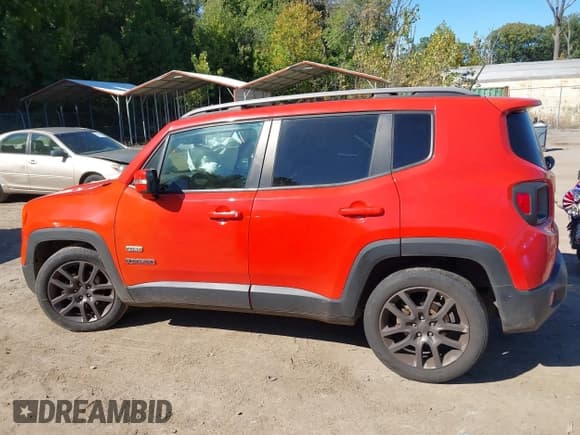 ✅ 2016 Jeep Renegade Latitude • VIN: ZACCJABT9GPC62627 • Lot: 43475316. Listed on IAAI with 114,129 mi. Free auction sales archive from the USA and detailed vehicle history report at DreamBid. Image 14.