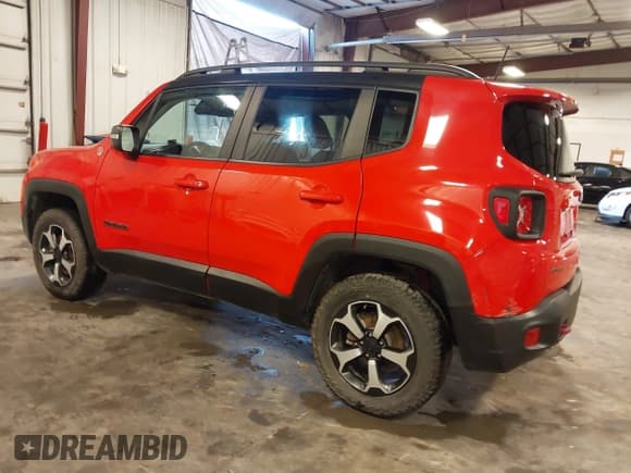 ✅ 2019 Jeep Renegade Trailhawk • VIN: ZACNJBC10KPK09686 • Лот: 42813376. Опубликован ранее на IAAI с пробегом 238 667 миль. Бесплатный доступ к архиву аукционных продаж из США и подробный отчёт об истории автомобиля на DreamBid. Изображение 3.