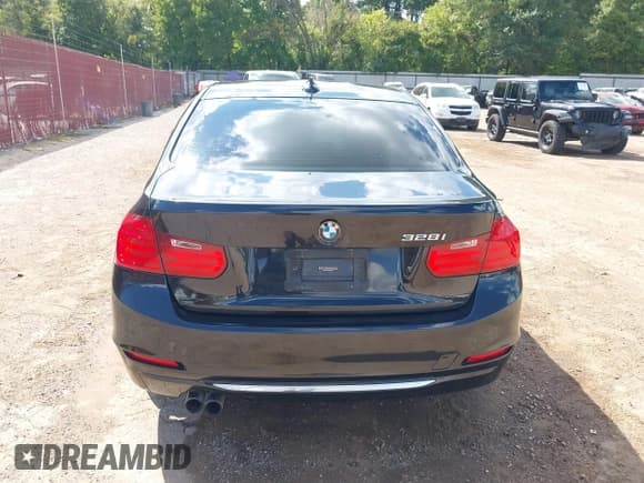 ✅ 2015 BMW 3 Series 328i • VIN: WBA3A5C59FF606706 • Lot: 43284667. Listed on IAAI with 159,668 mi. Free auction sales archive from the USA and detailed vehicle history report at DreamBid. Image 16.