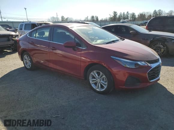 ✅ 2019 Chevrolet Cruze LT • VIN: 1G1BE5SM5K7136103 • Lot: 44281993. Listed on Copart with 5,779 mi. Free auction sales archive from the USA and detailed vehicle history report at DreamBid. Image 4.