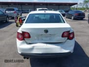 ✅ 2010 Volkswagen Jetta Limited Edition • VIN: 3VWAX7AJXAM110811 • Lot: 42767439. Listed on IAAI with 215,293 mi. Free auction sales archive from the USA and detailed vehicle history report at DreamBid. Image 16.