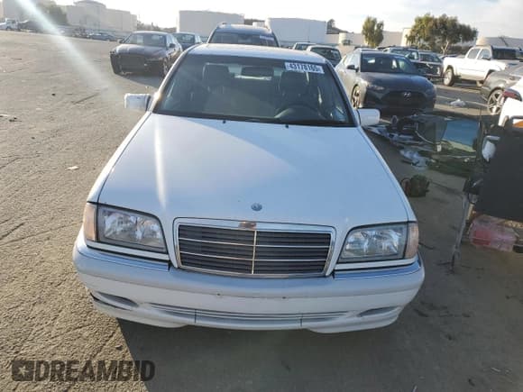 ✅ 1999 Mercedes-Benz C 230/260/280/320 • VIN: WDBHA24G6XA731036 • Lot: 43178165. Wystawiony na Copart z przebiegiem Nie podano. Bezpłatny archiwum sprzedaży aukcyjnych z USA i szczegółowy raport historii pojazdu na DreamBid. Zdjęcie 5.