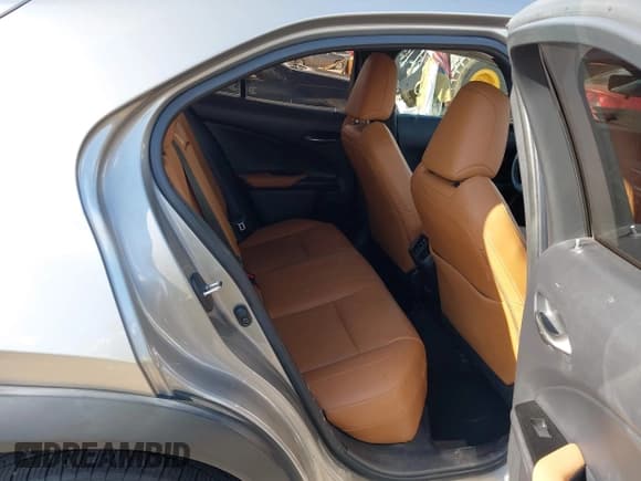 ✅ 2020 Lexus UX 200 • VIN: JTHX3JBH7L2029145 • Lot: 43111072. Wystawiony na IAAI z przebiegiem 54 812 mil. Bezpłatny archiwum sprzedaży aukcyjnych z USA i szczegółowy raport historii pojazdu na DreamBid. Zdjęcie 8.