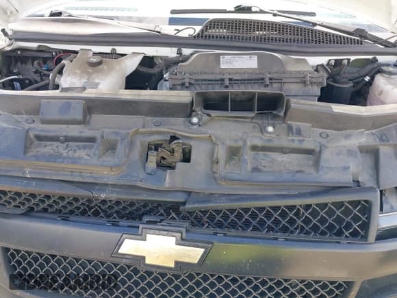 ✅ 2022 Chevrolet Express Cargo • VIN: 1GCWGAFPXN1269561 • Lot: 40347840. Wystawiony na IAAI z przebiegiem 43 743 mil. Bezpłatny archiwum sprzedaży aukcyjnych z USA i szczegółowy raport historii pojazdu na DreamBid. Zdjęcie 10.