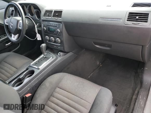 ✅ 2013 Dodge Challenger Rallye Redline • VIN: 2C3CDYAG5DH613488 • Lot: 88444115. Wystawiony na Copart z przebiegiem 126 998 mil. Bezpłatny archiwum sprzedaży aukcyjnych z USA i szczegółowy raport historii pojazdu na DreamBid. Zdjęcie 8.