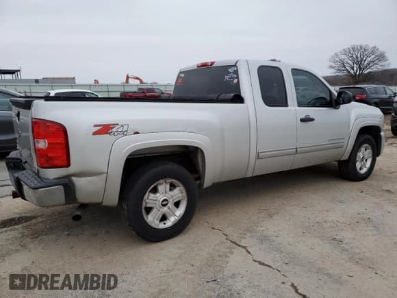 ✅ 2010 Chevrolet Silverado 1500 LT • VIN: 1GCSKSE36AZ237848 • Lot: 93489385. Listed on Copart with 172,449 mi. Free auction sales archive from the USA and detailed vehicle history report at DreamBid. Image 3.
