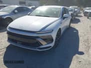 ✅ 2025 Hyundai Sonata SEL • VIN: KMHL64JA0SA464621 • Лот: 43442029. Опубликован ранее на IAAI с пробегом 18 247 миль. Бесплатный доступ к архиву аукционных продаж из США и подробный отчёт об истории автомобиля на DreamBid. Изображение 2.