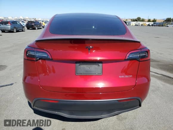 ✅ 2024 Tesla Model Y Performance • VIN: 7SAYGDEF7RF063147 • Lot: 69685015. Wystawiony na Copart z przebiegiem 7 329 mil. Bezpłatny archiwum sprzedaży aukcyjnych z USA i szczegółowy raport historii pojazdu na DreamBid. Zdjęcie 6.
