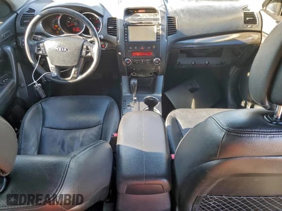 ✅ 2013 Kia Sorento EX • VIN: 5XYKUDA6XDG371058 • Lot: 94140285. Listed on Copart with 113,512 mi. Free auction sales archive from the USA and detailed vehicle history report at DreamBid. Image 8.
