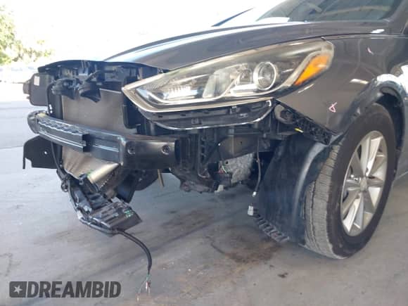 2018 Hyundai Sonata SE с VIN 5NPE24AF6JH709143, выставлен на аукционе IAAI как лот 43313709 с пробегом 62 774 миль миль и . История ставок и продаж доступна на DreamBid. Изображение 6.