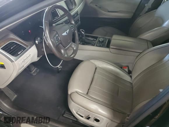 ✅ 2015 Hyundai Genesis 3.8L • VIN: KMHGN4JE0FU102977 • Lot: 76110604. Wystawiony na Copart z przebiegiem 94 614 mil. Bezpłatny archiwum sprzedaży aukcyjnych z USA i szczegółowy raport historii pojazdu na DreamBid. Zdjęcie 7.