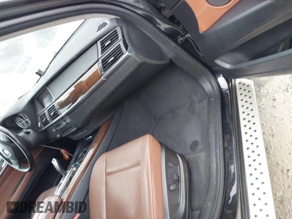 ✅ 2012 BMW X5 35d • VIN: 5UXZW0C59CL666269 • Lot: 41766000. Listed on IAAI with 181,794 mi. Free auction sales archive from the USA and detailed vehicle history report at DreamBid. Image 5.