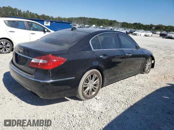 2012 Hyundai Genesis 3.8L z VIN KMHGC4DD8CU184980, wystawiony jako Copart lot #77123134 z przebiegiem 171 910 mil mil oraz Szkoda całkowita • Salvage title. Historia ofert i sprzedaży dostępna na DreamBid. Obrazek 3.