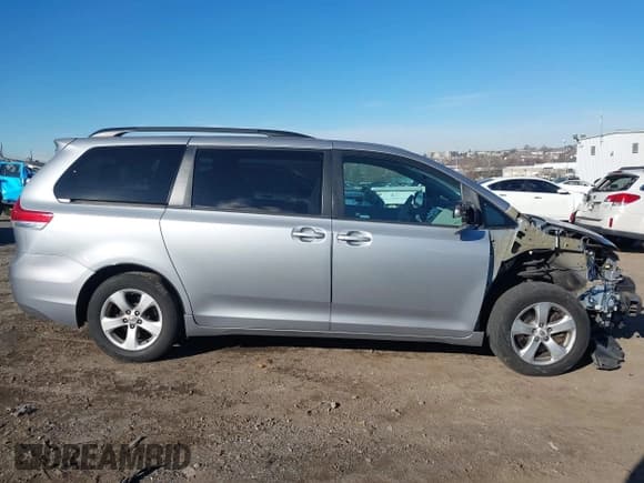 ✅ 2012 Toyota Sienna LE • VIN: 5TDKK3DC7CS223162 • Lot: 43868098. Listed on IAAI with 162,783 mi. Free auction sales archive from the USA and detailed vehicle history report at DreamBid. Image 13.