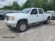 ✅ 2014 GMC Sierra 2500HD SLE • VIN: 1GT120CG3EF117230 • Лот: 65267975. Опубликован ранее на Copart с пробегом 380 711 миль. Бесплатный доступ к архиву аукционных продаж из США и подробный отчёт об истории автомобиля на DreamBid. Изображение 1.