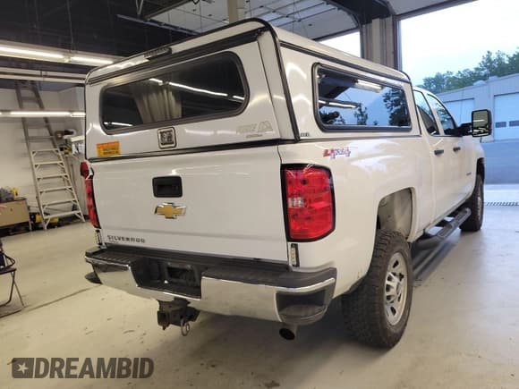 ✅ 2018 Chevrolet Silverado 2500HD Work Truck • VIN: 1GC2KUEG7JZ306593 • Lot: 42957010. Wystawiony na IAAI z przebiegiem 162 763 mil. Bezpłatny archiwum sprzedaży aukcyjnych z USA i szczegółowy raport historii pojazdu na DreamBid. Zdjęcie 1.