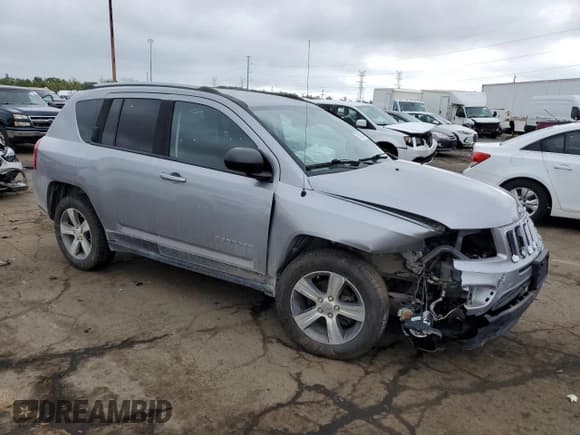 ✅ 2016 Jeep Compass Sport • VIN: 1C4NJDBB4GD646511 • Lot: 73391514. Wystawiony na Copart z przebiegiem 137 096 mil. Bezpłatny archiwum sprzedaży aukcyjnych z USA i szczegółowy raport historii pojazdu na DreamBid. Zdjęcie 4.
